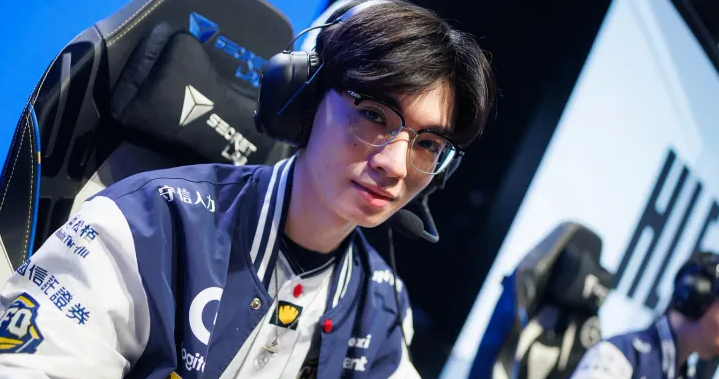 CFO vs FLY | 总决赛小组赛 | 赔率数据分析 | 投注指南