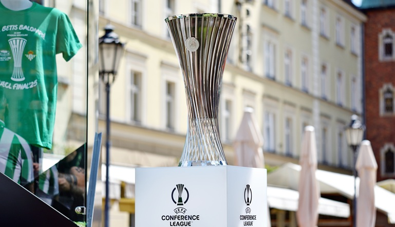 水晶宫 vs 阿尔克马尔 | 欧协联 | 赔率解析与博彩投注指南