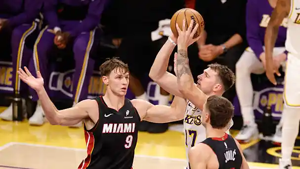 湖人 vs 老鹰 | NBA常规赛 | 实力分析与博彩赔率投注指南