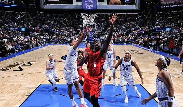 黄蜂 vs 雄鹿 前瞻 | 2025-26 赛季 NBA常规赛赔率博彩指南