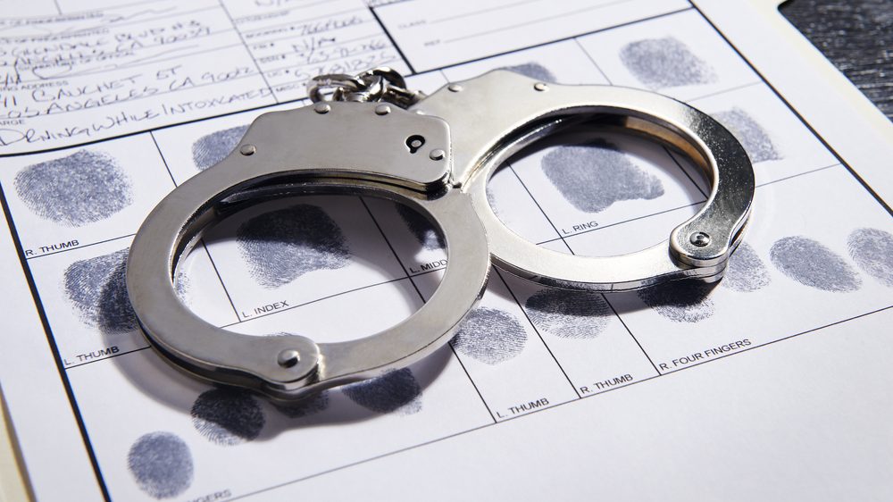 吉尔吉斯斯坦逮捕在线赌场博彩运营商 | 内政部长警告网红将成下一个目标
