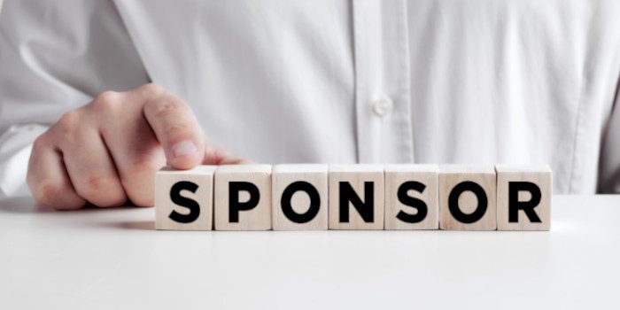 据报道，阿斯顿维拉与BK8签订了球衣赞助协议