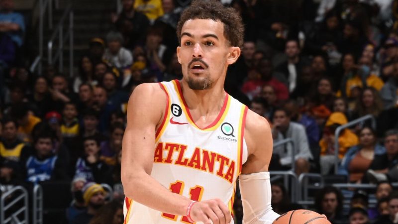 老鹰队明星杨（病）缺席雄鹿队比赛