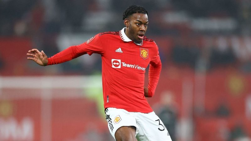 消息人士透露,巴萨考虑租借埃兰加和阿姆拉巴特