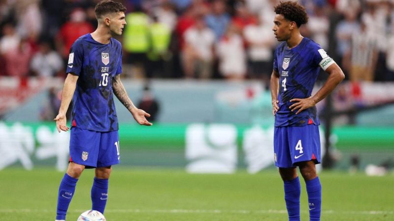 世界杯美国队对英格兰队的球员评分,韦斯顿-麦肯尼、安东尼-罗宾逊大放异彩,哈吉-赖特没有参与其中