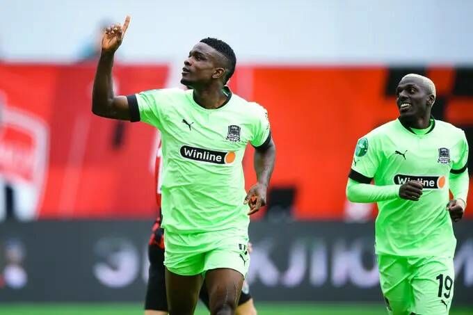 查看周四的赌注： 4月6日的复式投注预测