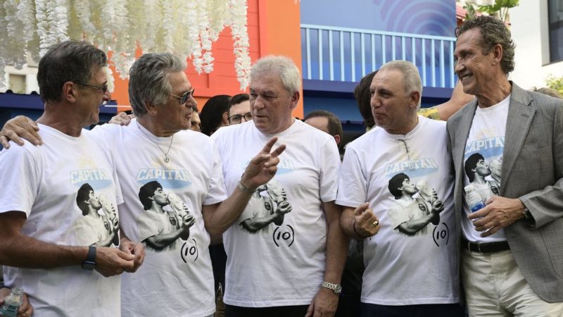 在卡塔尔世界杯上纪念马拉多纳