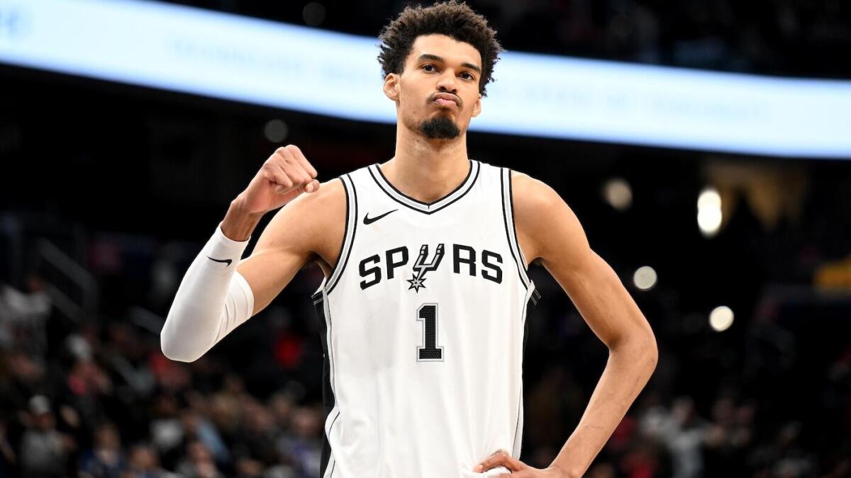 马刺新星维克托·温班亚马化身篮球外星人亮相《飞出个未来》