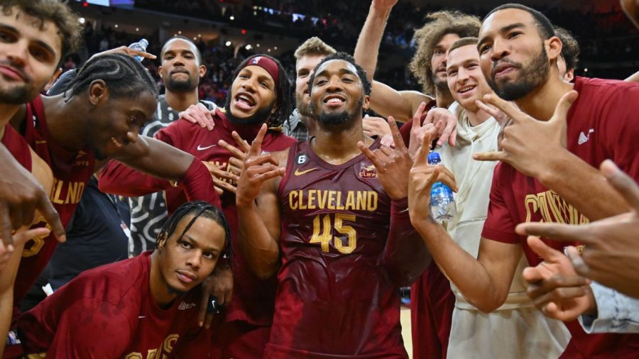 米切尔在加时赛中得到71分，是科比之后的最高得分