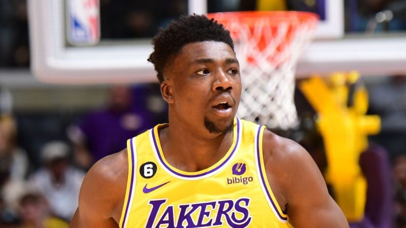 消息人士透露,湖人将中锋布莱恩特交易给掘金队