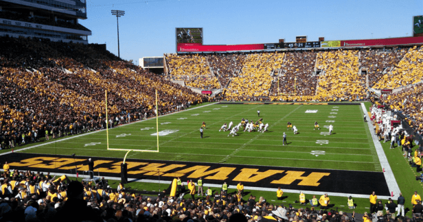 12月爱荷华州体育博彩业在2023财政年度超过11亿美元