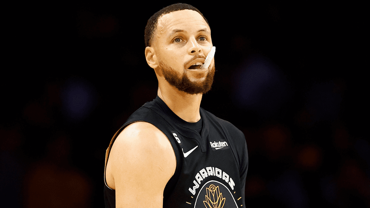 勇士队在客场的无能已经变得很荒谬，即使是在斯蒂芬-库里大放异彩的时候