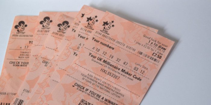 幸运的赢家把彩票忘在了购物车里