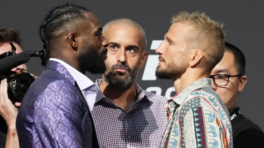 斯特林在UFC280的第二轮比赛中以TKO方式击败了迪拉肖