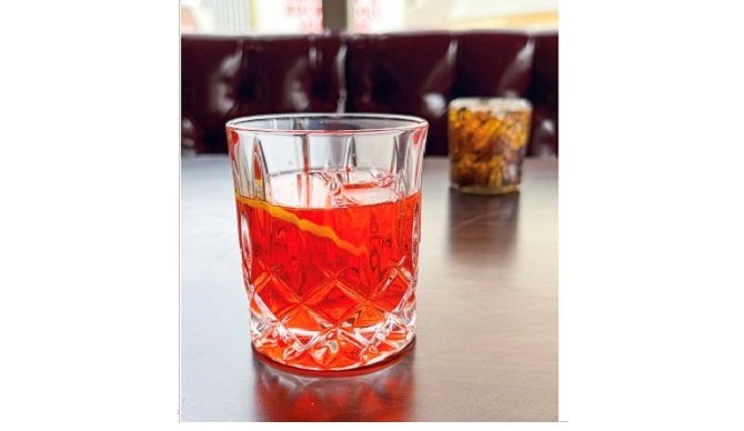 奥斯卡牛排馆在菜单上增加了女王最喜欢的鸡尾酒