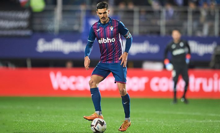 周四，埃瓦尔和布尔戈斯在乙级联赛中没有什么可分的