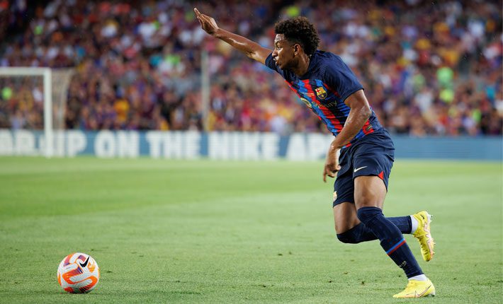 巴塞罗那在瓦伦西亚赢得惊心动魄的比赛