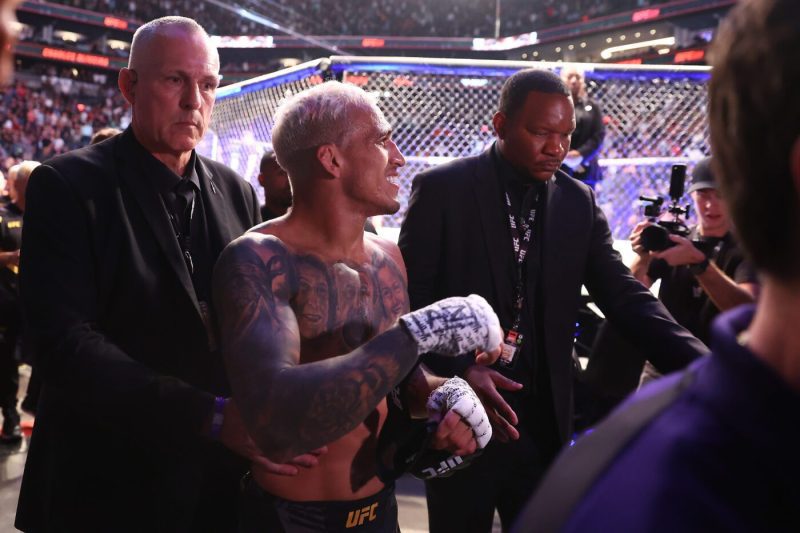 UFC 280: 伊斯拉姆-马哈切夫 VS 查尔斯-奥利维拉的分析、预测、赔率