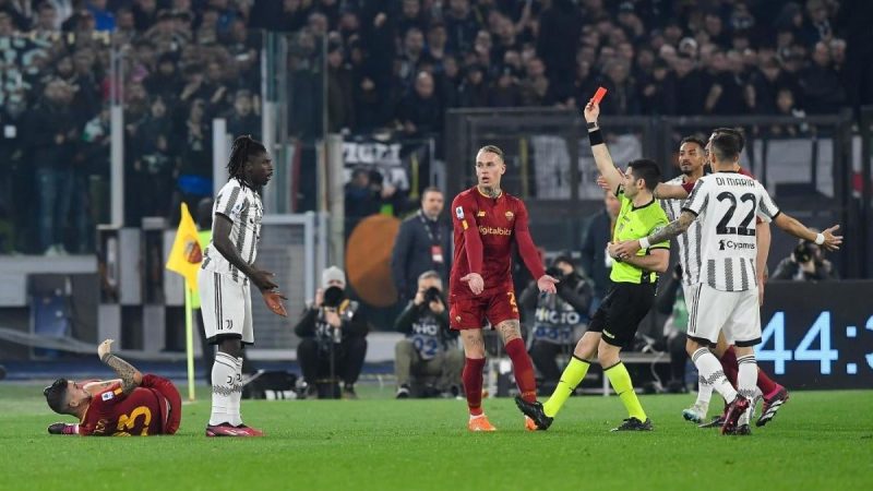 AS Roma vs. Juventus: 莫伊塞-基恩被触发，踢伤对手，40秒后被红牌罚下