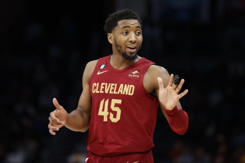 骑士队对黄蜂队的赔率、盘口和预测（3月14日）