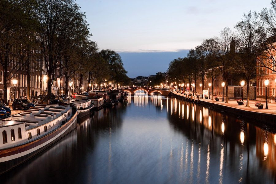 金沙萨,世界杯期间减少赌博博彩广告，否则将面临更大的反击风险