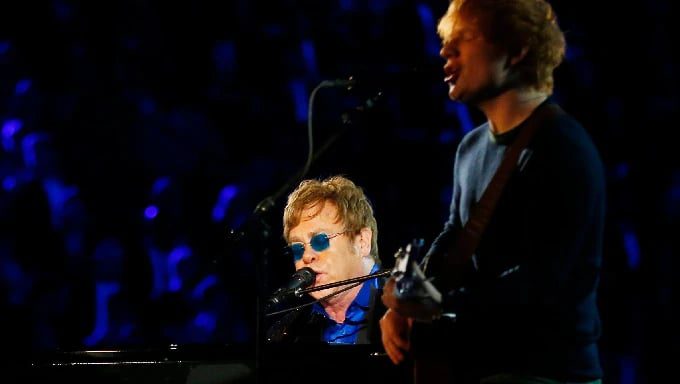 什么歌曲和艺术家会成为英国的圣诞第一？