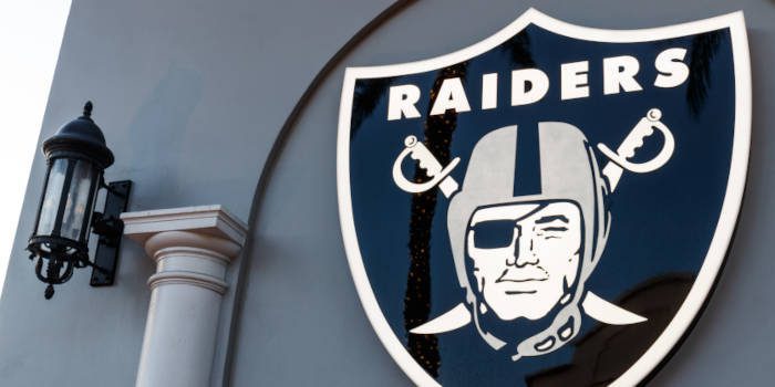 堪萨斯城酋长队对拉斯维加斯突击队第18周的赔率、时间和预测