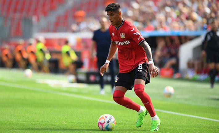 德甲四强追赶者拜耳04勒沃库森和多特蒙德相遇