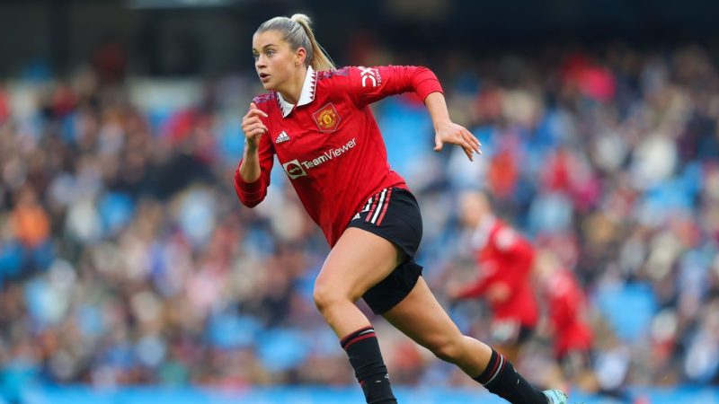 消息人士透露,曼联拒绝了创世界纪录的对鲁索的报价