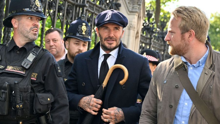 贝克汉姆排队13小时看女王的棺材