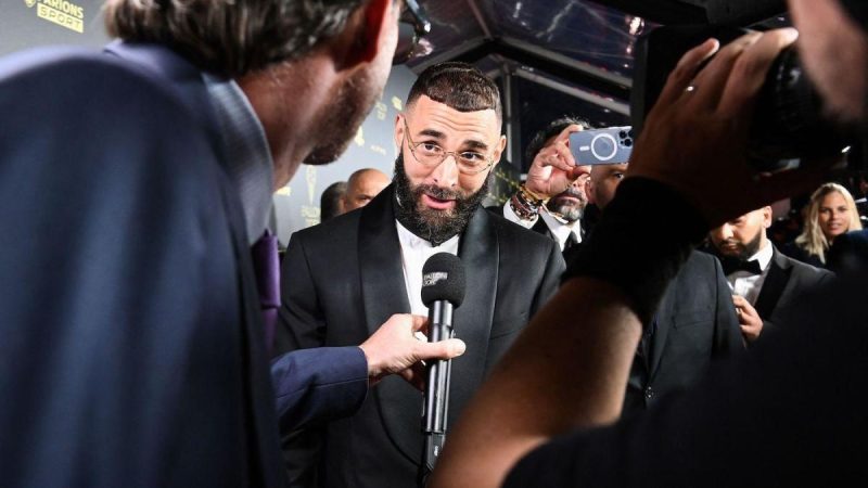 2022年金球奖颁奖结果,皇家马德里的卡里姆-本泽马赢得了他的第一个,阿莱西亚-普特拉斯背靠背