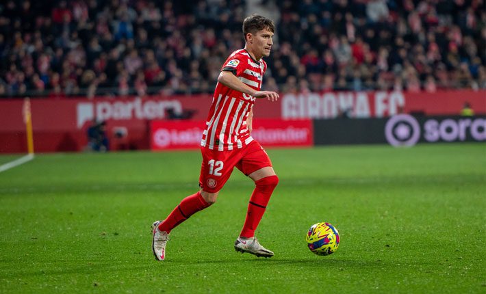 赫罗纳队和阿尔梅里亚队在西甲联赛中相遇，他们都在寻找机会