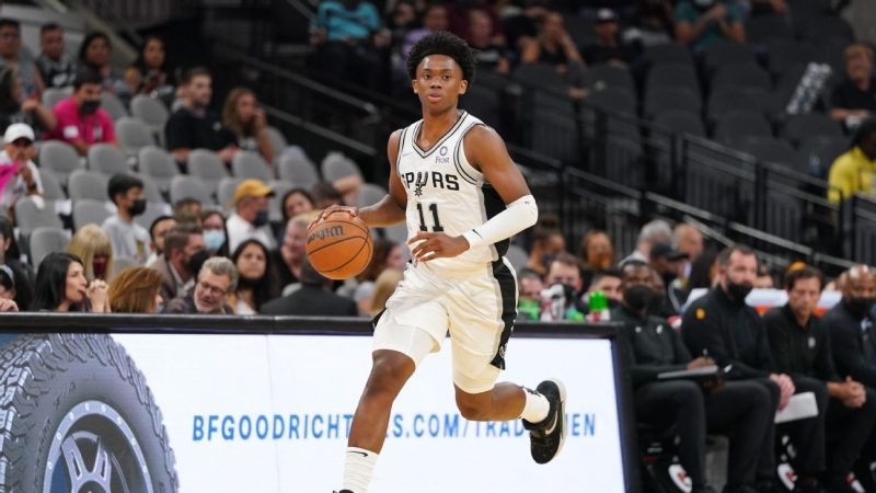 消息人士透露,前马刺队后卫普里莫通过弃权手续