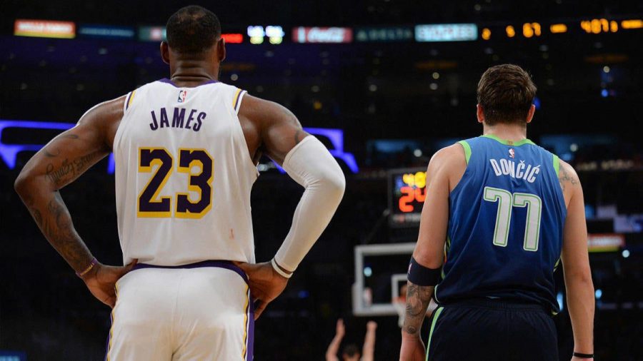 NBA圣诞日,尼克斯队、凯尔特人队、湖人队、勇士队等等，都被包裹在一份节日礼物里了