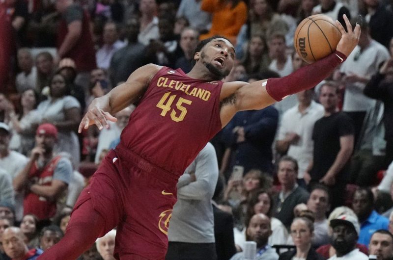 骑士队对黄蜂队的赔率、让分和预测（3月12日）