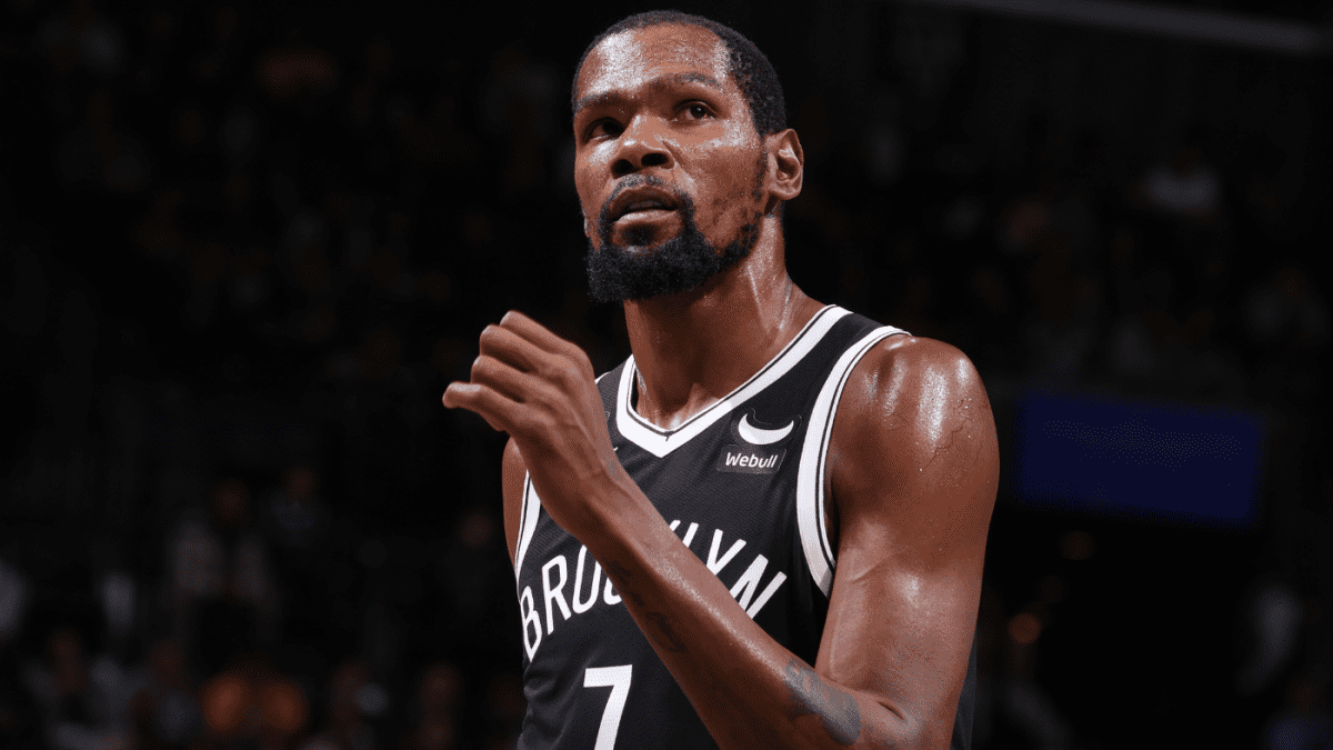 凯文-杜兰特在休赛期呼吁篮网队解雇史蒂夫-纳什，他说他对教练的离职感到 “震惊