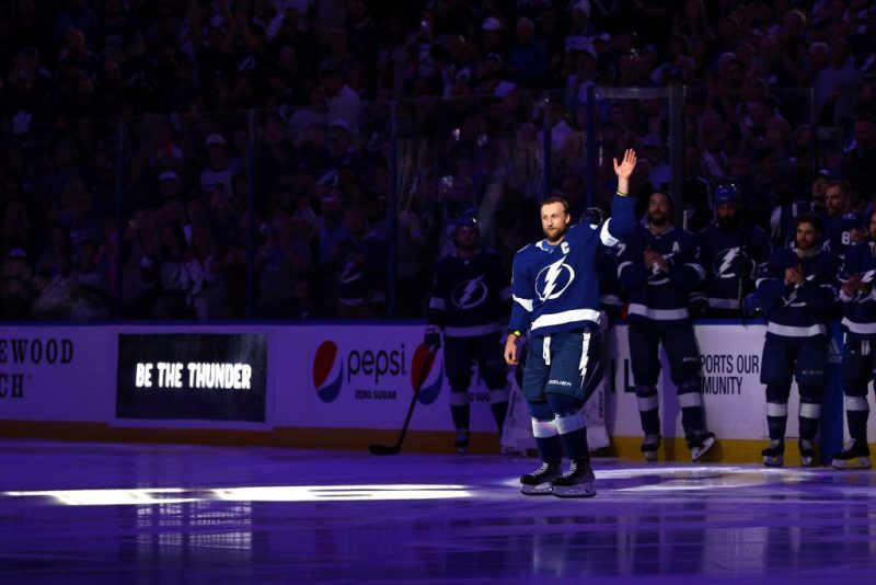 红翼vs闪电的赔率、盘口选择和预测（12月6日）