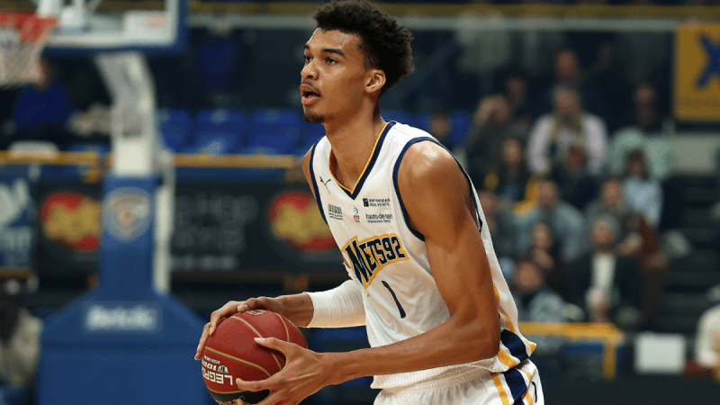 温比观察,维克多-温班亚马在国际篮联资格赛后表现平静,开拓者增加了获得第一顺位的机会