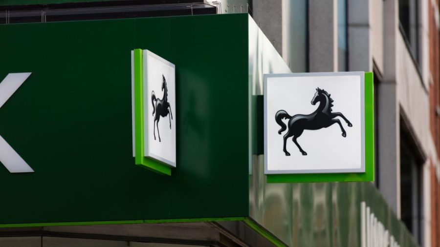 劳埃德银行试行个人化的博彩消费月度限额