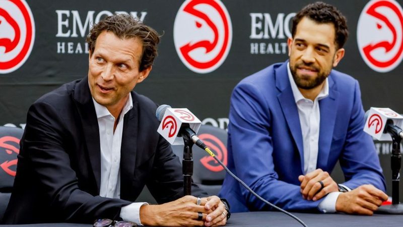 老鹰队的斯奈德在后期接管中看到了 