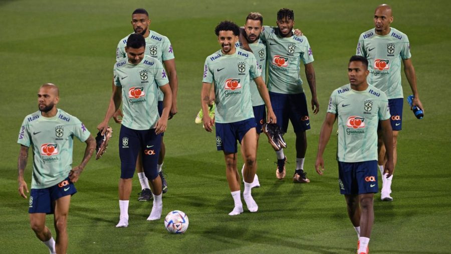 桑德罗：巴西队对首发名单 “没有想法