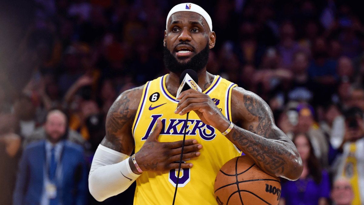 勒布朗-詹姆斯打破NBA得分记录,世界对篮球运动的历史性夜晚作出反应