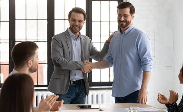 曼恩接替弗林担任斯温特CEO