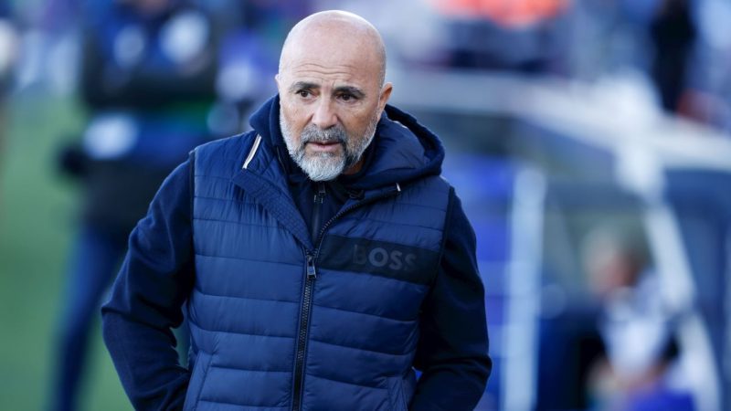 桑保利被塞维利亚解雇了，因为他们担心会降级