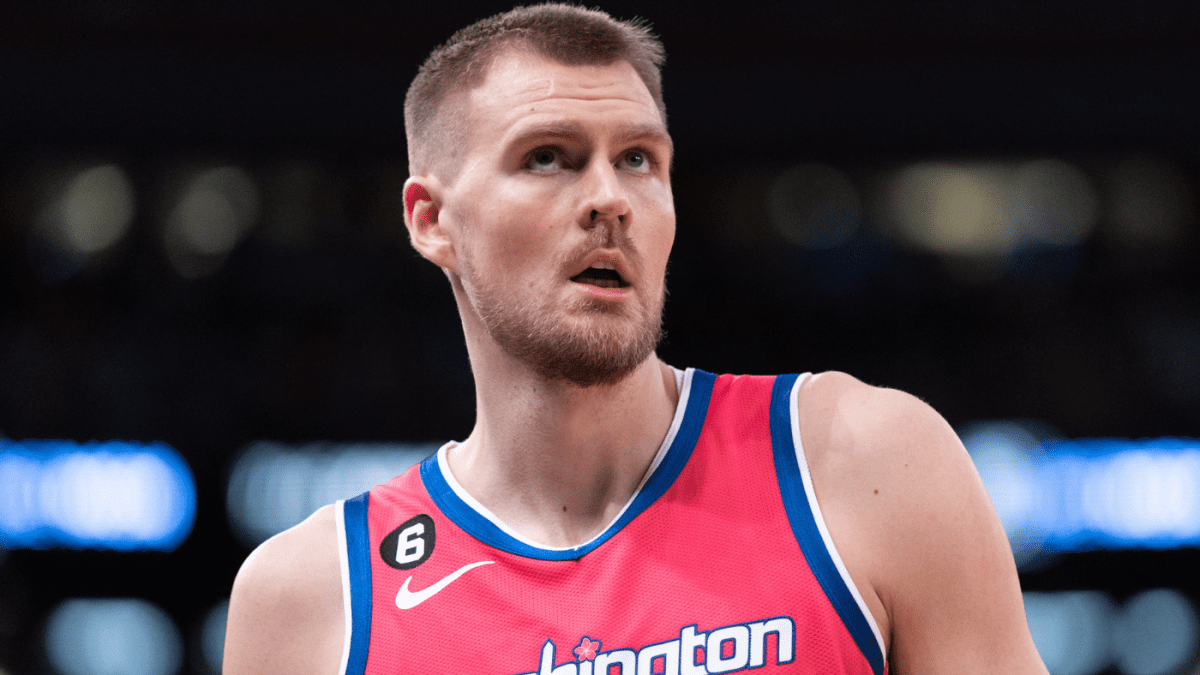 奇才队宣布克里斯塔普斯-波尔津吉斯因脚踝扭伤 