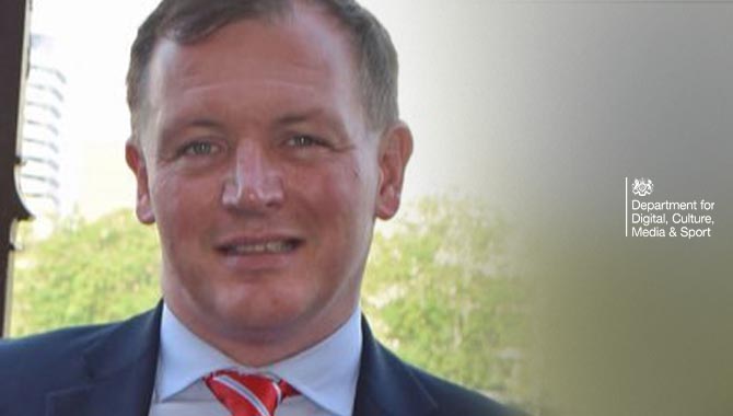 达米安-柯林斯辞职，英国又失去了一位赌博业部长