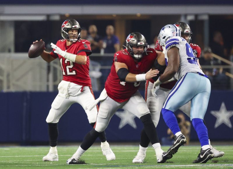 达拉斯牛仔队对坦帕湾海盗队的赔率、盘口、让分和推荐 野外赛周一晚间的足球比赛