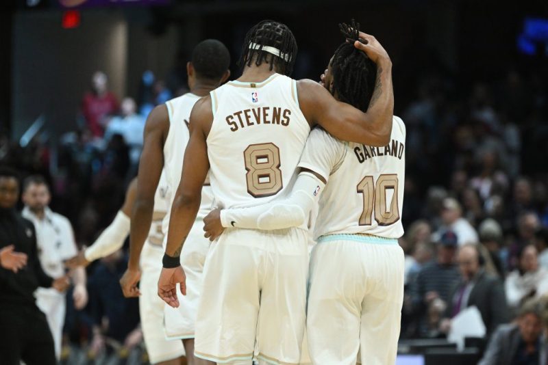 骑士队VS雄鹿队的赔率、盘口和让分盘（11月16日）