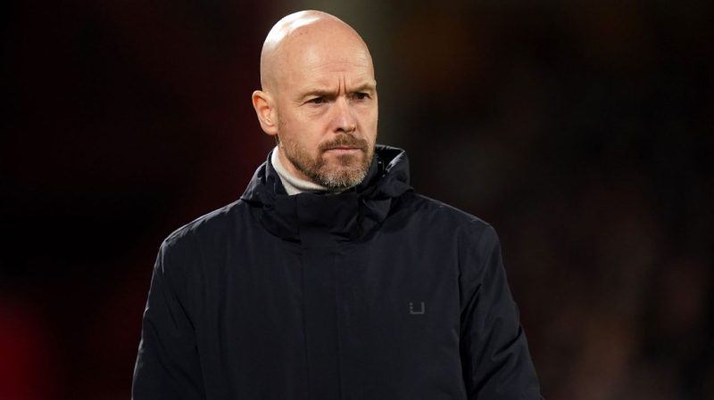 滕哈格敦促曼联在1月截止日期前出击