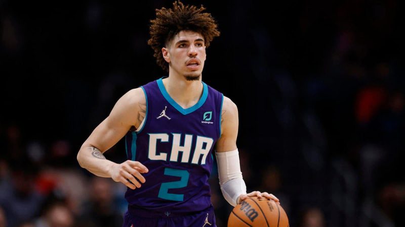 黄蜂队的拉梅洛-鲍尔预计将在周六对阵热火队的比赛中进行赛季首秀，并被升级为可能的